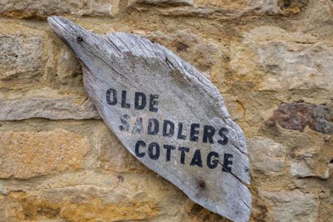 Olde Saddlers Cot...