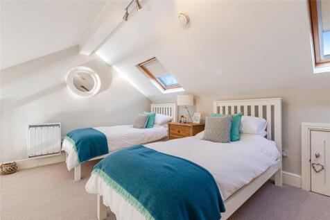Twin Bedroom