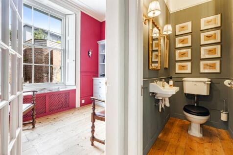 Bar Room &amp; Cloakroom