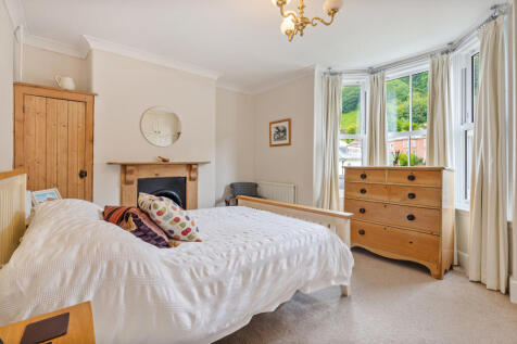 14 Main Bed 12 Ford Dartmouth - 250605