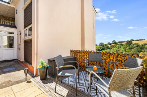 3 Dining Terrace  Ebb Tide Higher Contour Road Kin