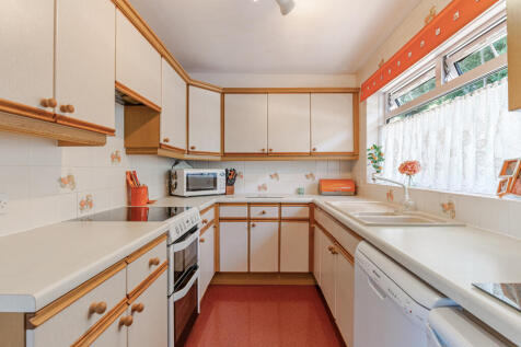 30 Kitchen Ebb Tide Higher Contour Road Kingswear 