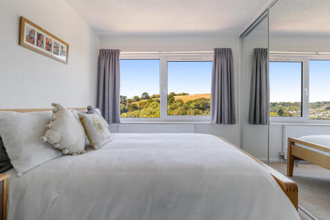 33 White Bedroom Ebb Tide Higher Contour Road King
