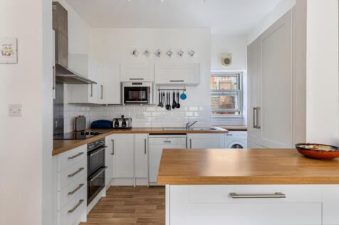 5 Kitchen 9 Raleigh Apartments - 250704