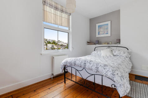 21 Bed 4 69 South Ford Road Dartmouth - 250714