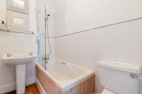 22 Family Bathroom 69 South Ford Road Dartmouth - 