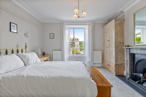 15 Main Bedroom Windrush 7a Ridge Hill Dartmouth -