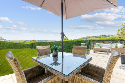18 Garden &amp; Terrace