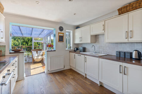 15 Kitchen 30 Start Bay Park, Strete - 250725
