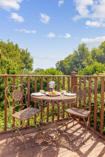 P 13 Table &amp; Chairs Deck 30 Start Bay Park, Strete