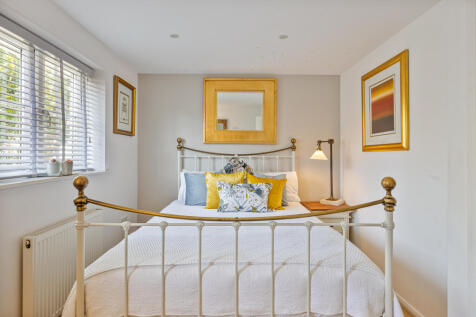 16 Bed 2 1 Lord Nelson Drive, Dartmouth, Townstal 