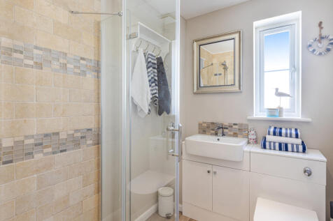 20 Shower Room 1 Lord Nelson Drive, Dartmouth, Tow