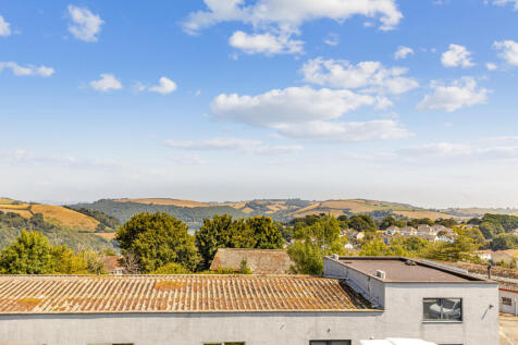 7 View 1 Lord Nelson Drive, Dartmouth, Townstal - 