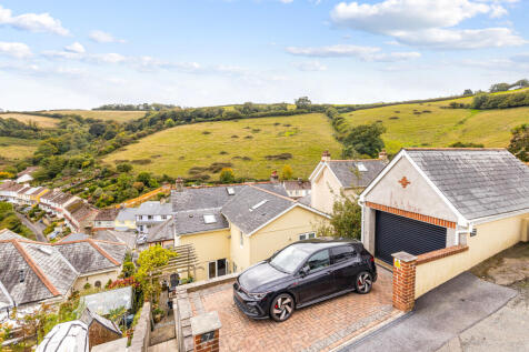 6 Top Garage &amp; Position 7 Broad Park Dartmouth - 2