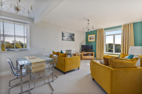 8 Sitting Dining Area 4 The Manor House, Hillfield