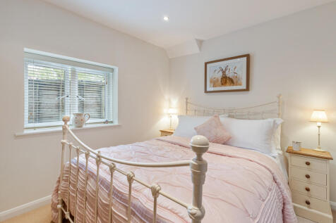 12 Bed 1 Porthole Baileys Meadow Stoke Fleming