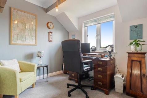 32 Home Office 59 Seymour Drive Dartmouth - 250930