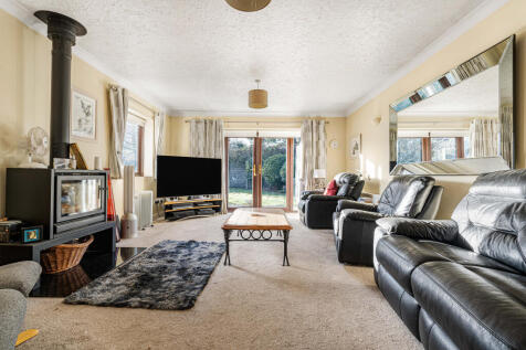 19 Sitting Room Double Doors