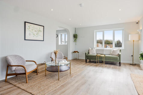 The Soar Salcombe, clubhouse _ The Bolt Club, 22