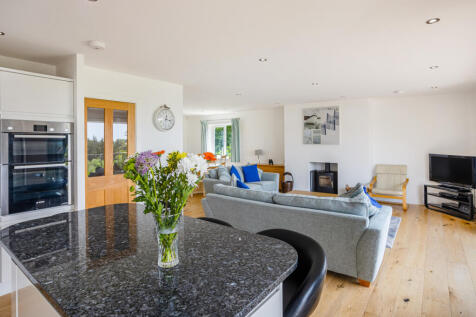 A11 - 26 Beach View Crescent mew stone view wembur