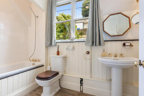 A70 - Greystones, Noss Mayo - 250623