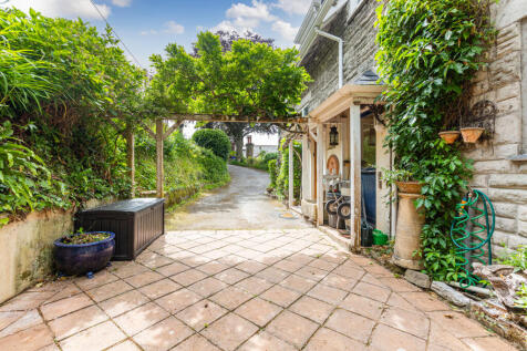 A04 - Greystones, Noss Mayo - 250623