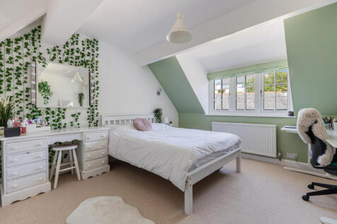 A40 - Higher Orchard 7 Court Road Newton Ferrers -