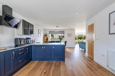 A15 - 11, Clover Park, Plymouth - 250912