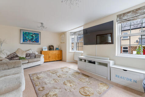 A19 - 16 Orchard Road, Brixton - 250919