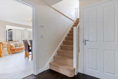 A22 - 16 Orchard Road, Brixton - 250919