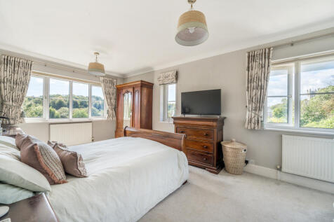 1354464-33-68d3f513912df-ARW-1