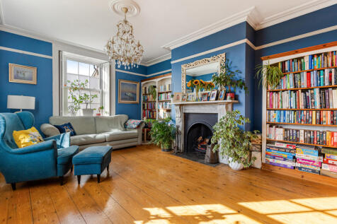 A13 - 9 Fore Street, Plymouth, Yealmpton - 250912