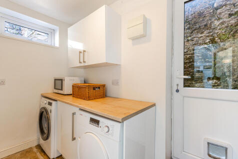 A28 - 9 Fore Street, Plymouth, Yealmpton - 250912