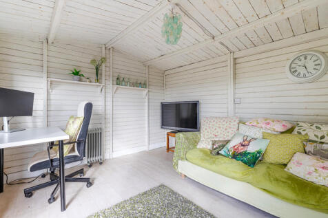 A11 - 9 Fore Street, Plymouth, Yealmpton - 250912