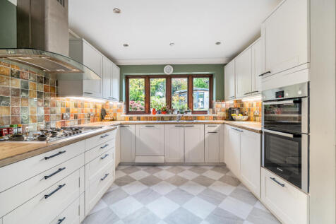 1373454-6-69023cea2d568-ARW-1