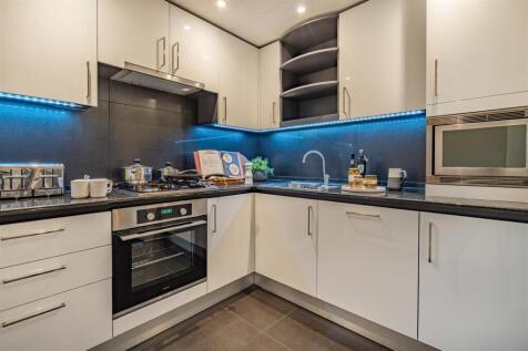 8474419-interior14.jpg