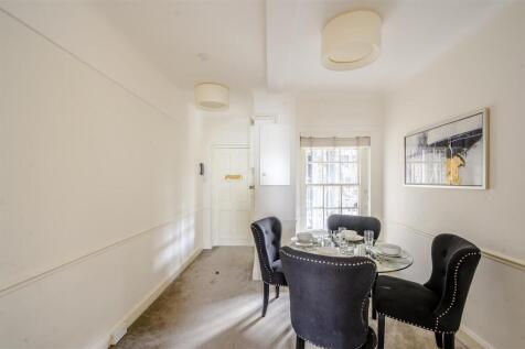 8444245-interior10.jpg