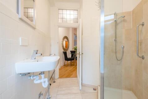 8447043-interior28.jpg