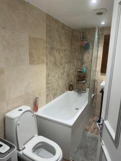 bathroom pic one.jpg