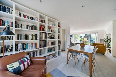 Sitting / Dining Room