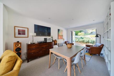 Sitting / Dining Room