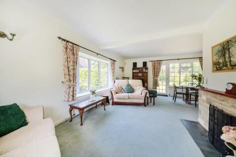 Sitting / Dining Room