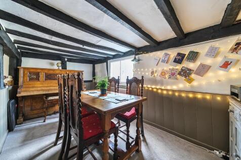 Dining Room / Bedroom 4