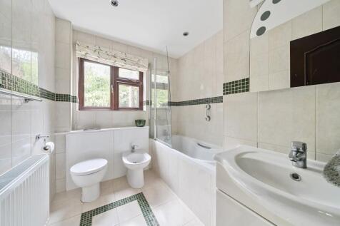 En-suite Bathroom