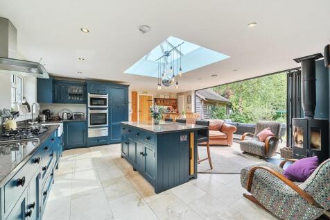 Kitchen / Breakfast Room
