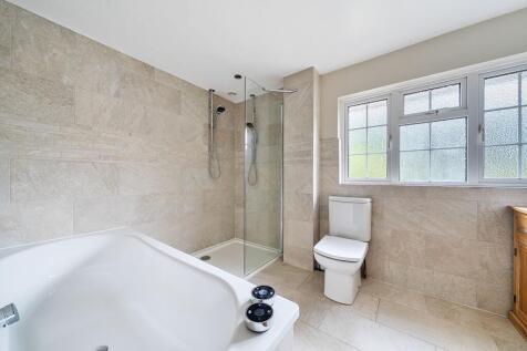 En-Suite Bathroom