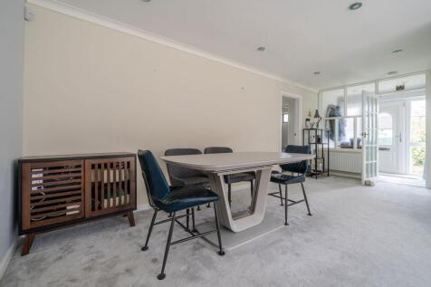 Sitting / Dining Room