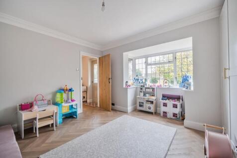 Sitting Room / Play Room
