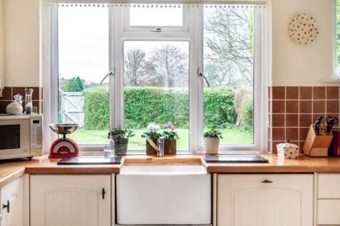 Kitchen / Breakfast Room