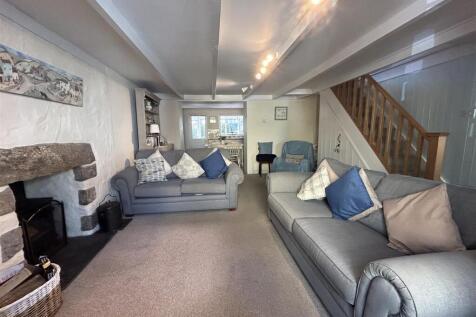 Sitting Room 2.JPG